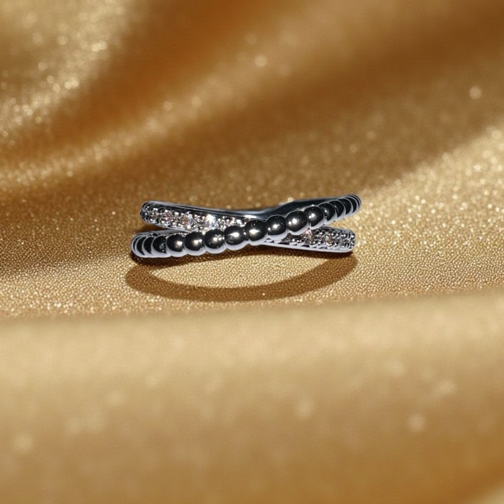 Elegant Silver Cross Over Band Ring